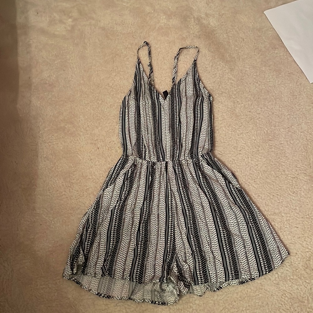 Romper with pockets